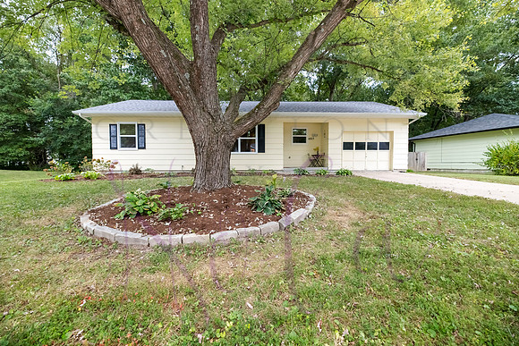 Betsy Brookhaven 0090