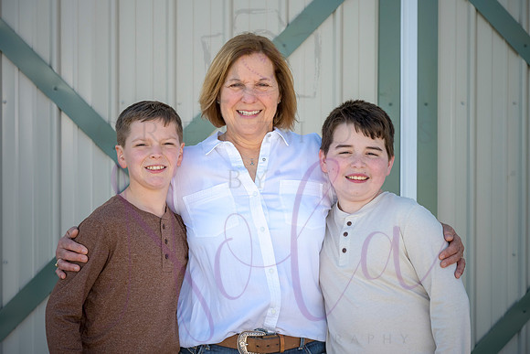 Deanna and family 0276