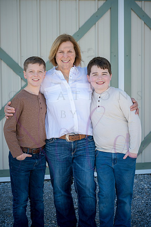 Deanna and family 0273