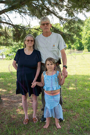 Kinsley Preschool graduation 0471