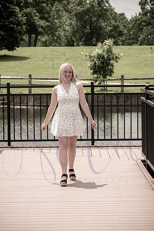Izzy senior pics 0118