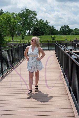 Izzy senior pics 0125