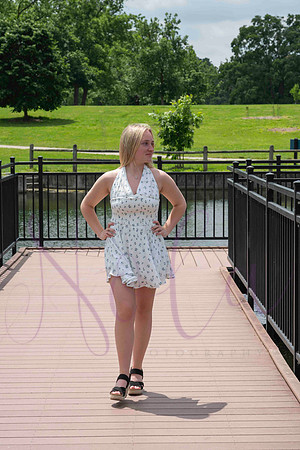 Izzy senior pics 0120