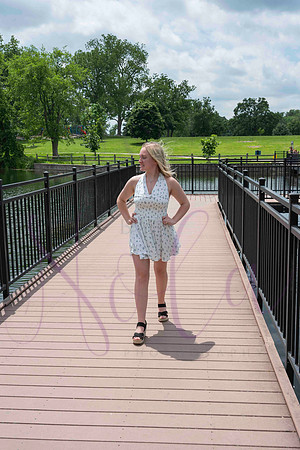 Izzy senior pics 0124