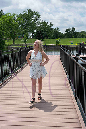 Izzy senior pics 0125