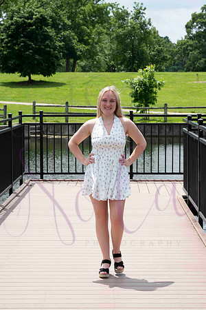 Izzy senior pics 0119
