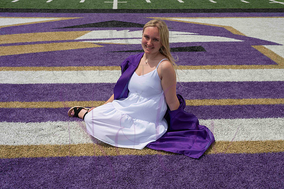 Izzy senior pics 0220