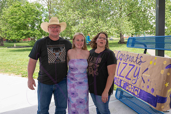 Izzy senior pics 0407
