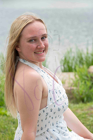 Izzy senior pics 0101