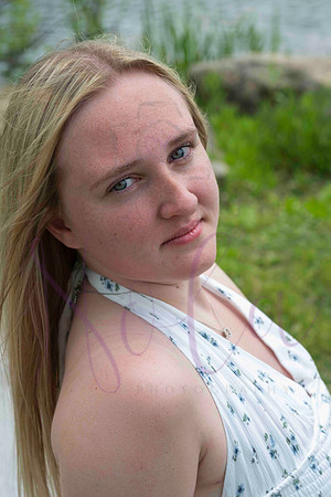 Izzy senior pics 0104