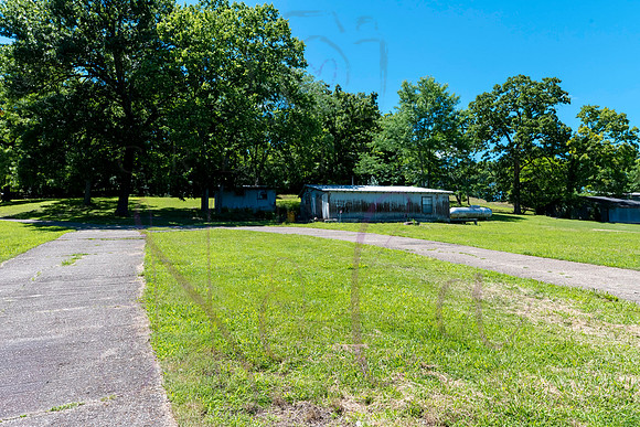 Sally 30293 Autumn Gravois Mills 0023