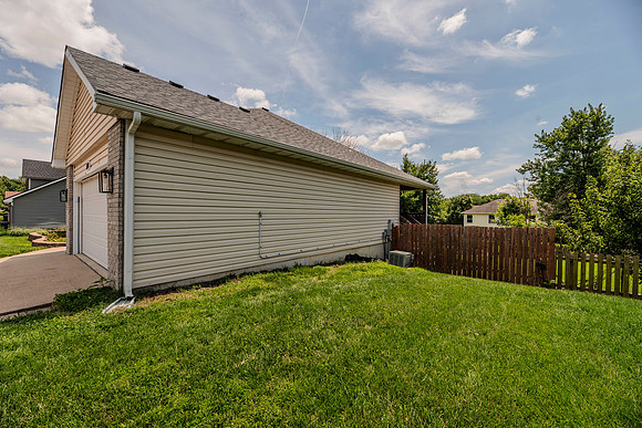 Lori War Admiral exterior 0007
