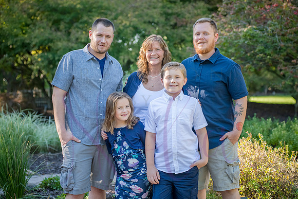 Lucy and family 2022 0085