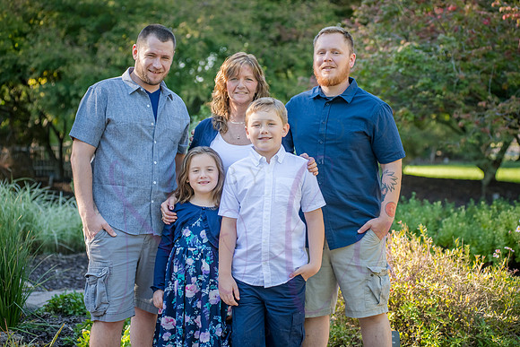Lucy and family 2022 0098