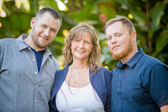 Lucy and family 2022 0191