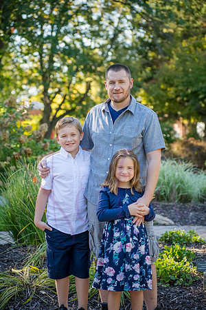 Lucy and family 2022 0079