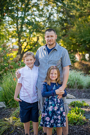 Lucy and family 2022 0078