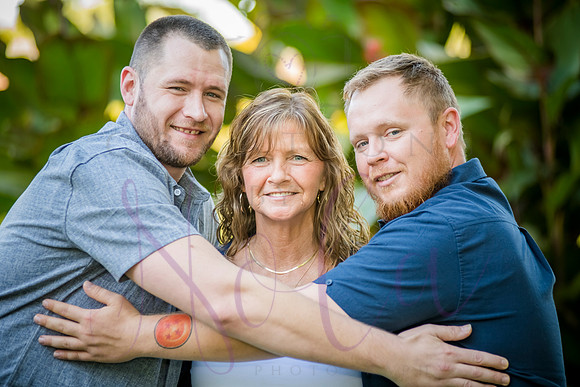 Lucy and family 2022 0195