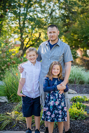Lucy and family 2022 0075