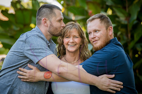 Lucy and family 2022 0197