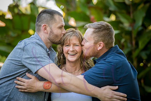 Lucy and family 2022 0199