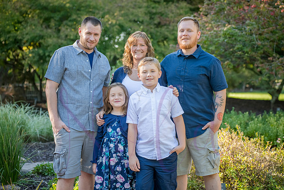 Lucy and family 2022 0095