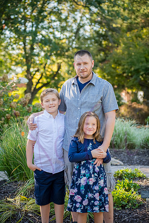 Lucy and family 2022 0072
