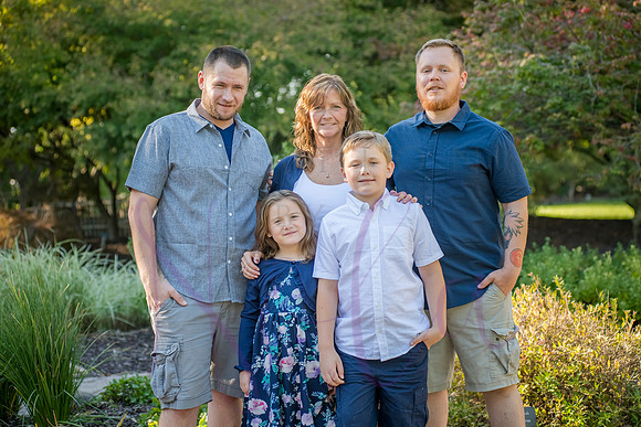 Lucy and family 2022 0094