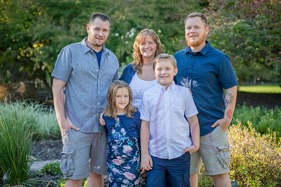 Lucy and family 2022 0088