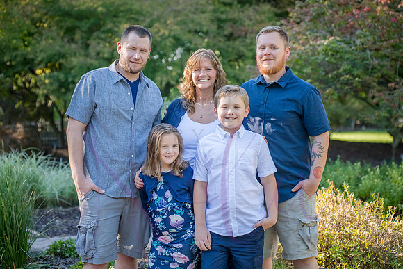 Lucy and family 2022 0087