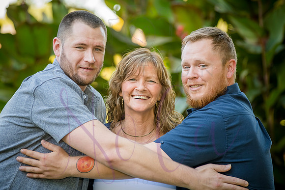 Lucy and family 2022 0194