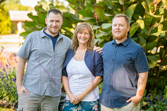 Lucy and family 2022 0176