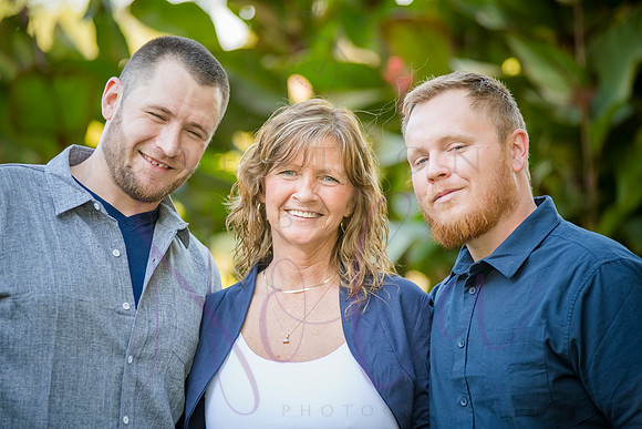 Lucy and family 2022 0192