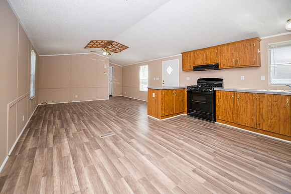 147 Creekwood 0043