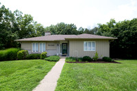 Betsy 6303 Old Village 0001