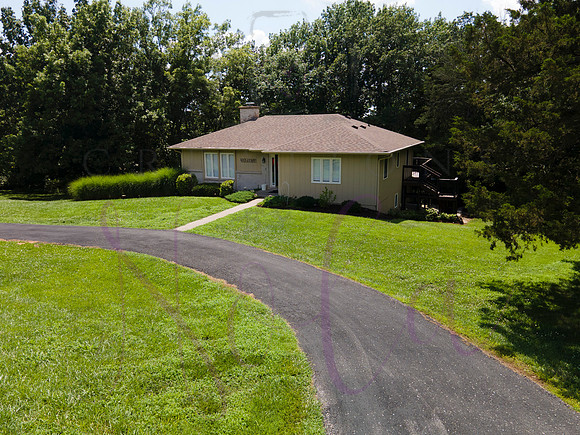 Betsy 6303 Old Village 0124