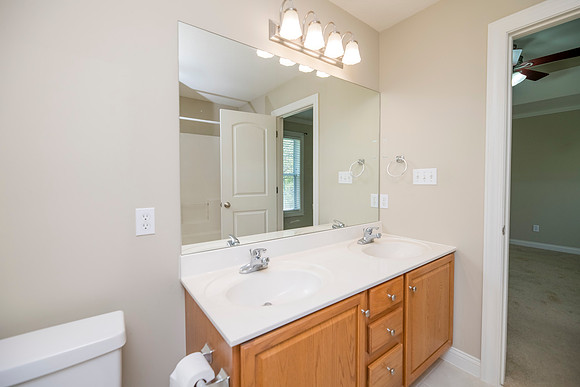 Lori 4405 Ferndale 0030